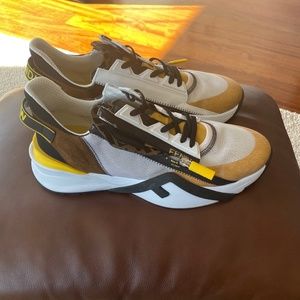 Fendi flow sneakers